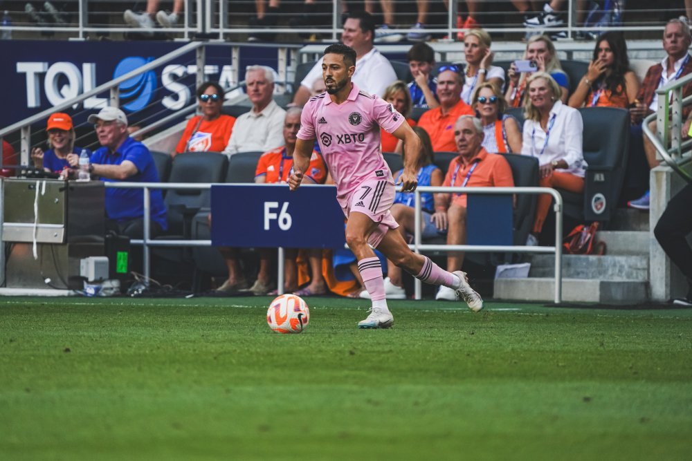  梅西助攻双响主导迈阿密国际热身赛  